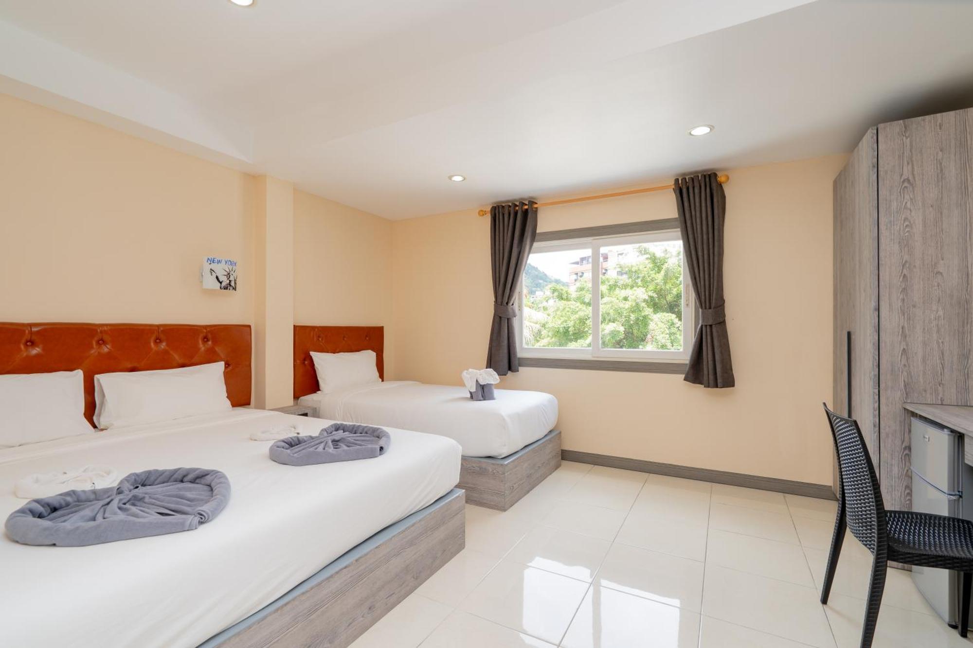 Square One Hotel Patong Exterior foto